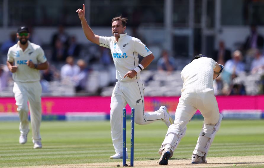 ENG vs NZ: न्यूजीलैंड के तेज गेंदबाज ने झटके पांच विकेट, टेस्ट में 12वीं बार हासिल की ये उपलब्धि
