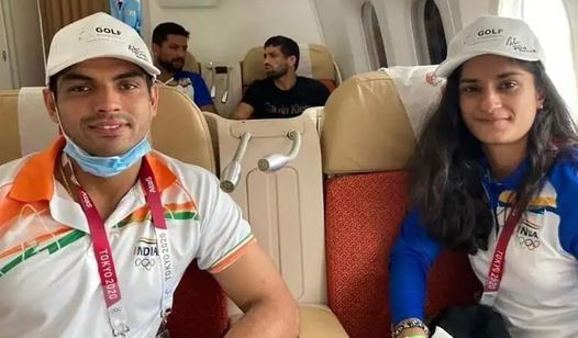 मुश्किल दौर से गुजर रहीं Vinesh Phogat के समर्थन में उतरे Neeraj Chopra, जानिए Olympic Gold Medalist ने क्या कहा - भारत के लिए Tokyo Olympics