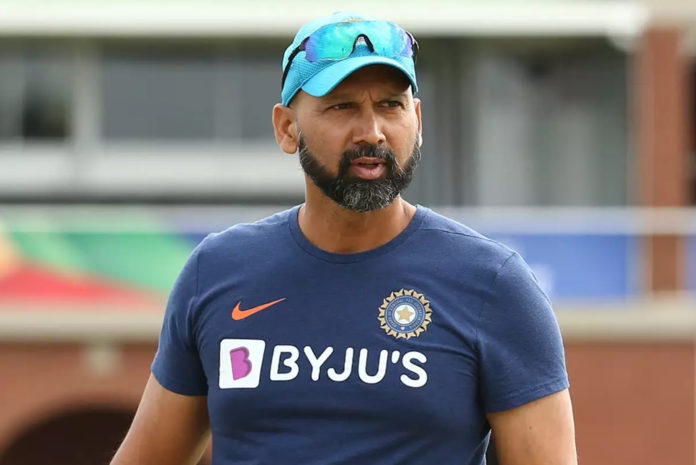 Team India Bowling Coach: राहुल द्रविड़ के करीबी पारस म्हाम्ब्रे ने किया भारतीय टीम के गेंदबाजी कोच के पद के लिए आवेदन