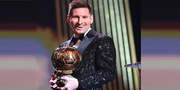 Leo Messi Ballon d'or 2021: Leonel Messi ने 7वीं बार जीता बैलेन डी'ओर अवार्ड, देखें Cristiano Ronaldo और Robert Lewandowski किस स्थान पर रहे