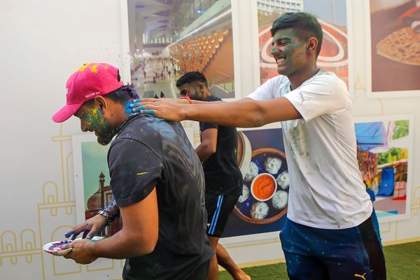 Delhi Capitals Cricketers Playing Holi 2022, Pic Credit - Rishabh Pant
