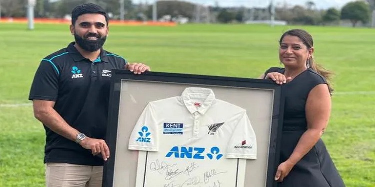 NZ Spinner Ajaz Patel: 10 विकेट लेने वाले एजाज की दरियादिली; जिस अस्पताल में हुआ बेटी का जन्म, उसके लिए नीलाम कर रहे ऐतिहासिक जर्सी