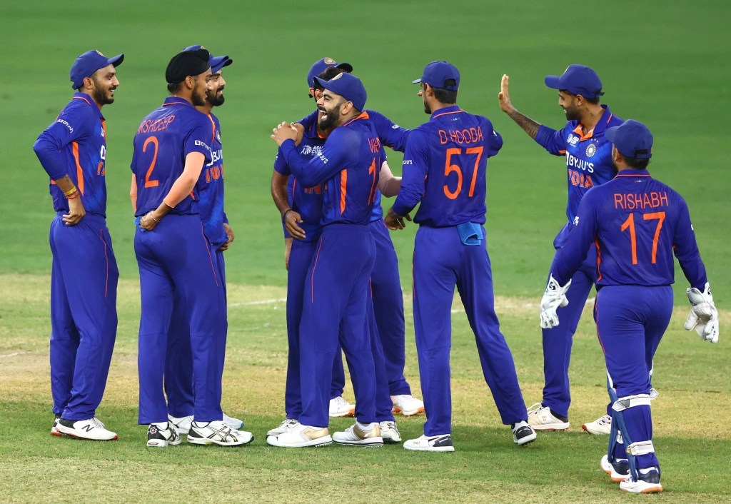 IND vs BAN ODI: बांग्लादेश के क्रिकेट निदेशक अकरम खान का भारतीय टीम पर निशाना, कहा- 'रोहित शर्मा की टीम में बड़े नाम हैं, लेकिन बांग्लादेश बेस्ट है': Follow India vs Bangladesh LIVE